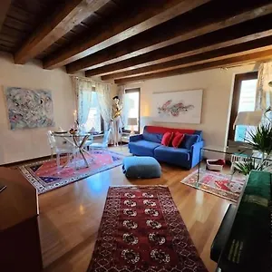 Juliets Bed Art Apartment
