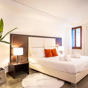 https://apt-clock-tower-piazza-san-marco.hotelslidodijesolo.com
