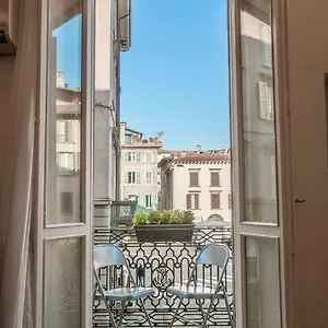 https://fashion-house-elvira-1.italymilanhotels.net